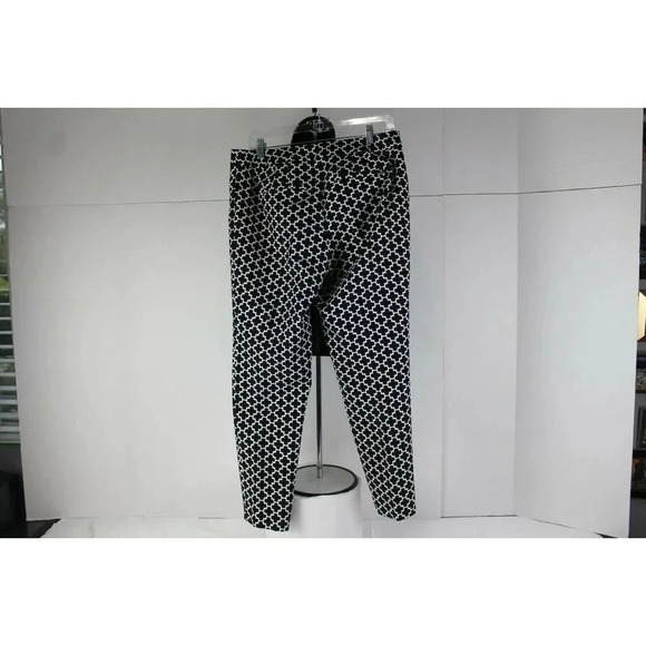 ladies WHITE Black House Market pants size 6R - Picture 3 of 4